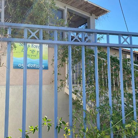 בין יער לים Villa Shelomi Kültér fotó