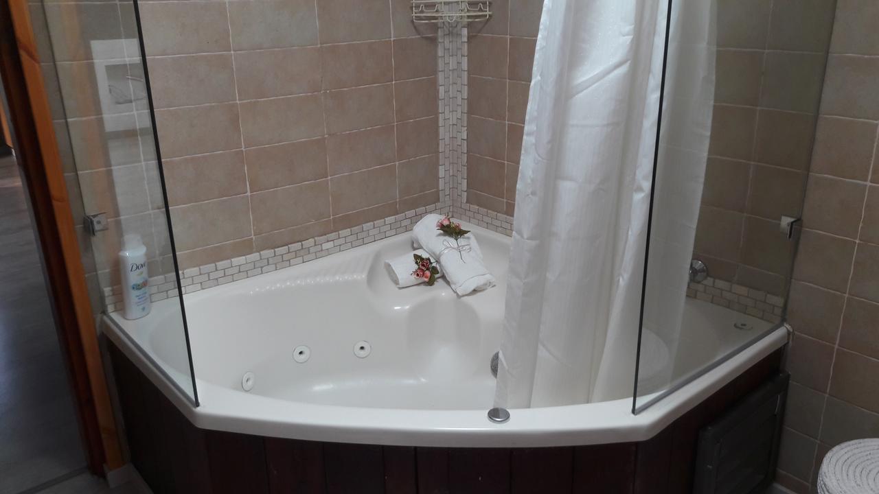 בין יער לים Villa Shelomi Kültér fotó